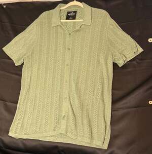 Hollister Men's XL Sage Green Pointelle Knit Short Sleeve Button Up Shirt